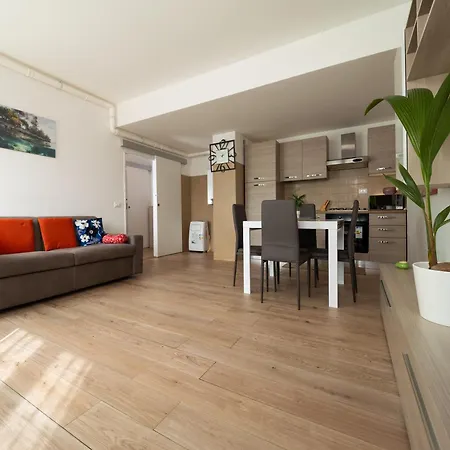 Oasi Udinese Charme Nel Cuore Della Appartamento *